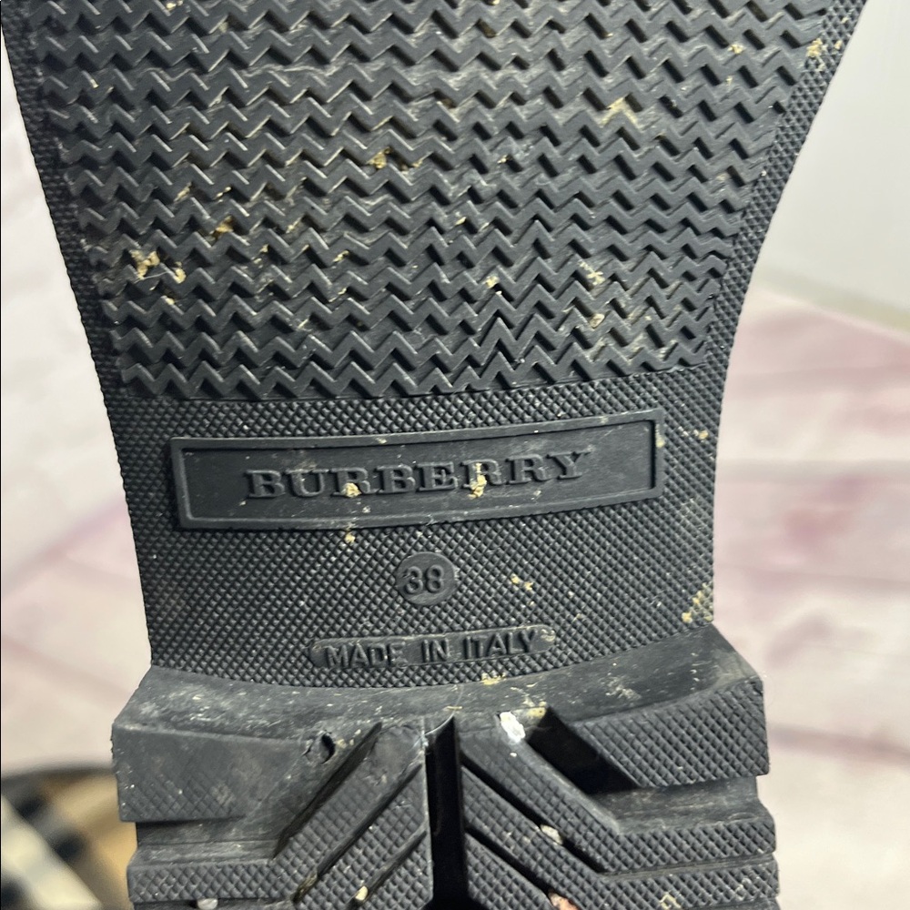 Burberry Crosshill Tall Rain Boots – House Check Plaid - Picture 13 of 16